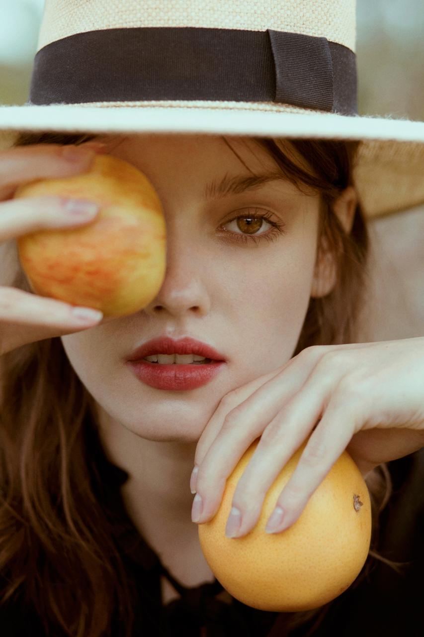 《Flanelle》杂志人像作品 摄影师Lucía Arabian 时尚图库 第3张-修图人 《Flanelle》杂志人像作品 摄影师Lucía Arabian 时尚图库 第3张