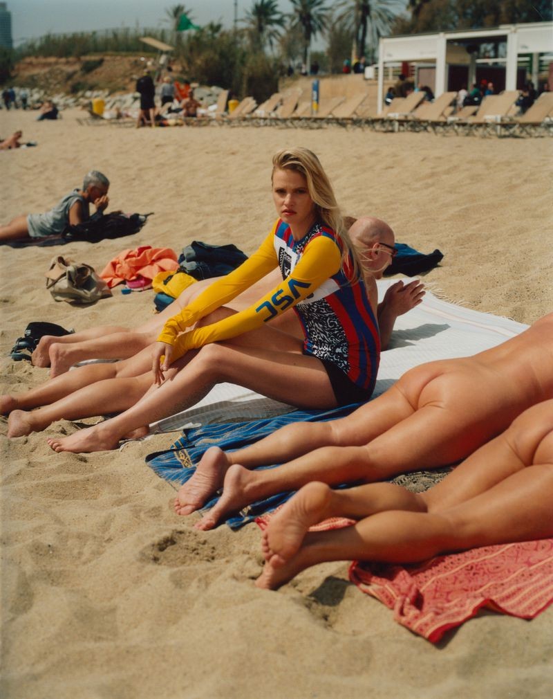 英国《ELLE》杂志8月刊 时尚人像作品 时尚图库 第1张-修图人 英国《ELLE》杂志8月刊 时尚人像作品 时尚图库 第1张