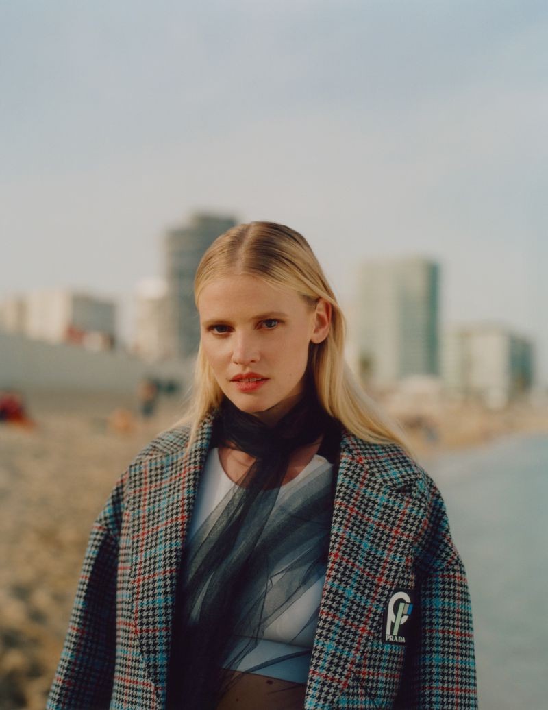 英国《ELLE》杂志8月刊 时尚人像作品 时尚图库 第3张-修图人 英国《ELLE》杂志8月刊 时尚人像作品 时尚图库 第3张